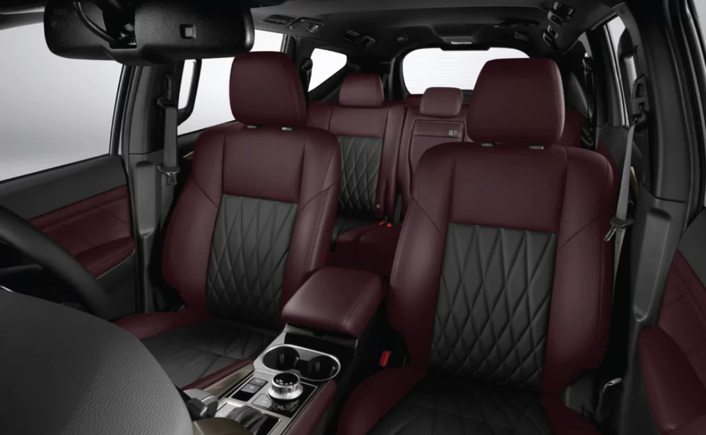 interior pajero sport dakar